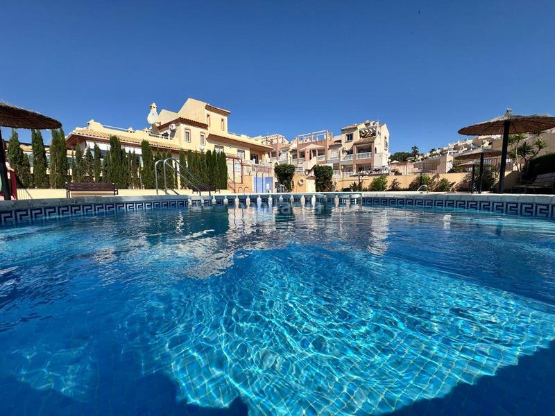 Foto 5318c23c-f9f1-4842-9c0d-436752f8c2ff. Semi detached house with parking pool in Villamartín-Las Filipinas Orihuela