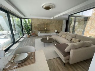 Rent Chalet  Calle uzi-9 font del llop. Alquiler de villa de lujo en elche