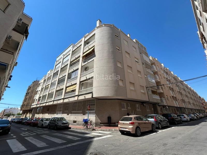 Foto 12b621e9-823d-4dac-894f-947f827e22a2. Apartamento edificio galeon ! reformado y soleado apartamento con cercanías a la playa del cura ! en Torrevieja