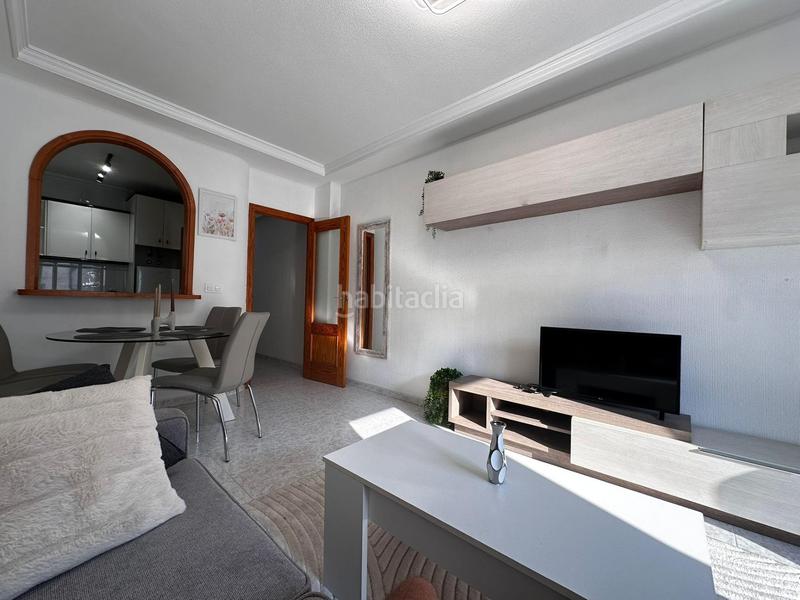 Foto 193496b7-7be9-4589-8f21-12ed8eeb582b. Apartamento edificio galeon ! reformado y soleado apartamento con cercanías a la playa del cura ! en Torrevieja