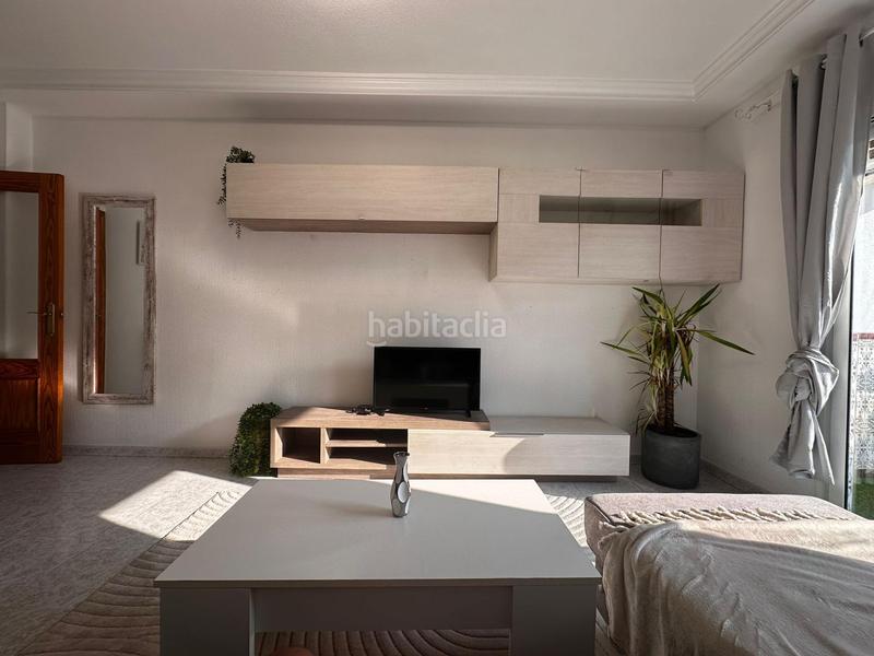 Foto 675f7870-a57d-4e99-b011-baec05737670. Apartamento edificio galeon ! reformado y soleado apartamento con cercanías a la playa del cura ! en Torrevieja