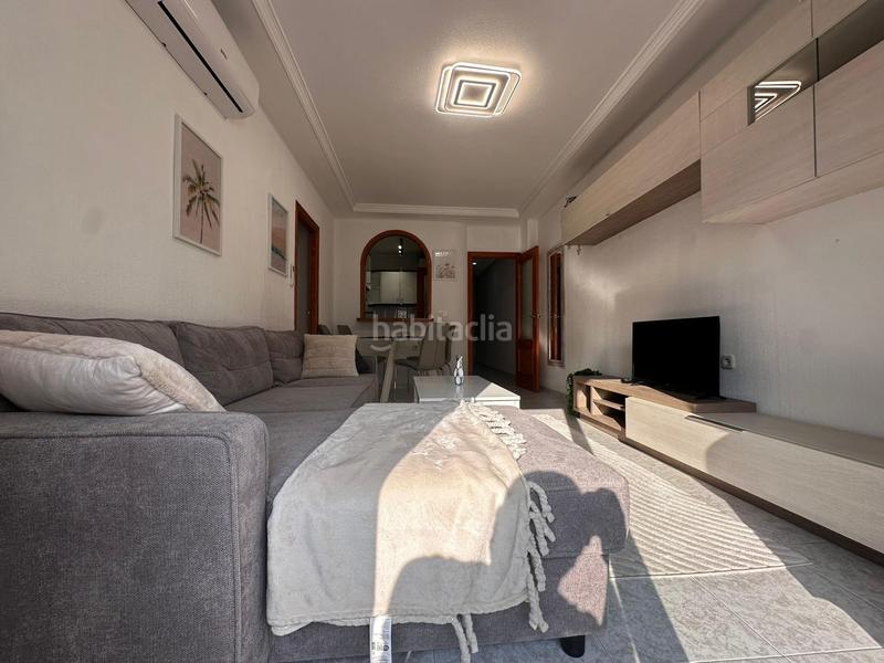 Foto 9ea91918-c046-4bf3-a5bb-5ed1b4983f18. Apartamento edificio galeon ! reformado y soleado apartamento con cercanías a la playa del cura ! en Torrevieja