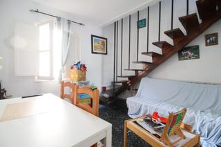 Pis en Calle de la villa de chiva 11. Vivienda alquilada solo para inversores