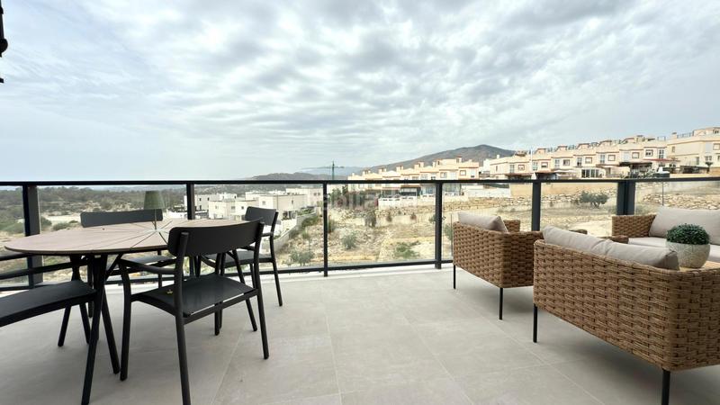 Foto 3b0065c0-2817-4790-a6d4-a0965174a864. Attique dans calle barcelona 1 dans balcón de Finestrat-terra marina Finestrat