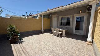 Haus in Zona Carrefour - Urbanizaciones. Bungalow con reforma a estrenar, 2 dormitorios, 1 baño
