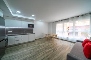 Rent Apartment  Plaza musico óscar tordera iñesta. Se alquila moderno apartamento de 2 dormitorios en pleno centro