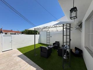 Maison jumelée à Zona Carrefour - Urbanizaciones. Bungalow totalmente reformado en la siesta con parcela de 31 m2!