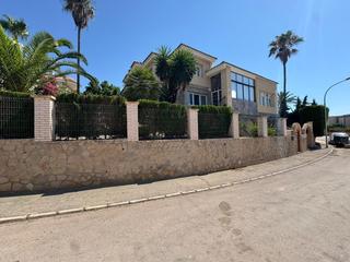 Chalet in Campoamor. Villa de lijo en campoamor con 639 m2 de casa. parcela 800 m2. p