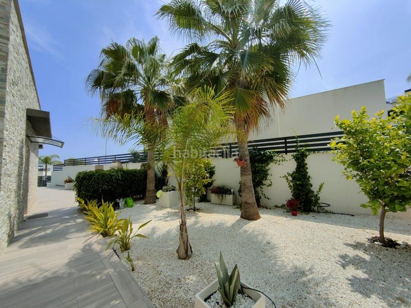 Foto 5548f9a0-c16d-4f65-9d0e-c2af0bdd5abf. Chalet with heating parking pool in balcón de Finestrat-terra marina Finestrat