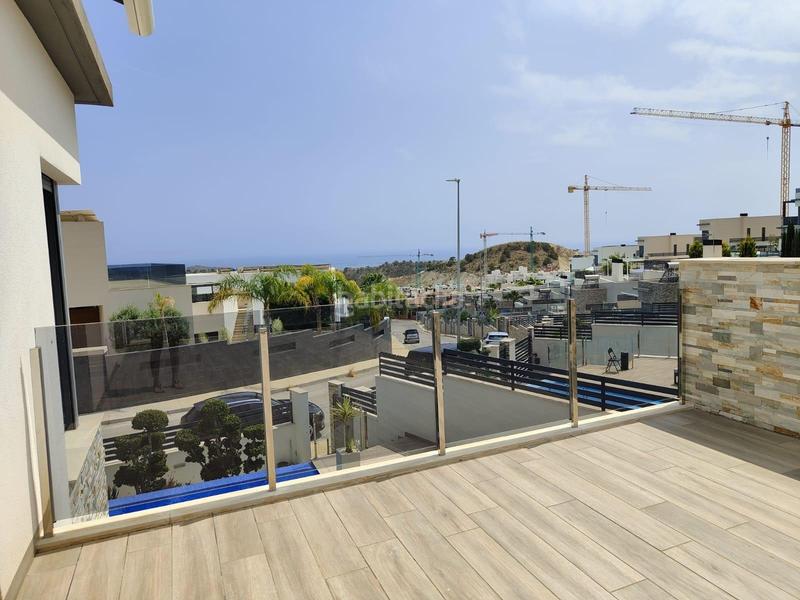 Foto 65bc30f3-0bfc-4987-86c8-4d912f432a7b. Chalet with heating parking pool in balcón de Finestrat-terra marina Finestrat