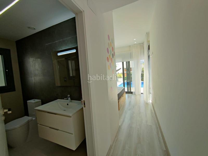 Foto bfa1e127-f95b-4e78-9697-2e5ee8a3a989. Chalet with heating parking pool in balcón de Finestrat-terra marina Finestrat