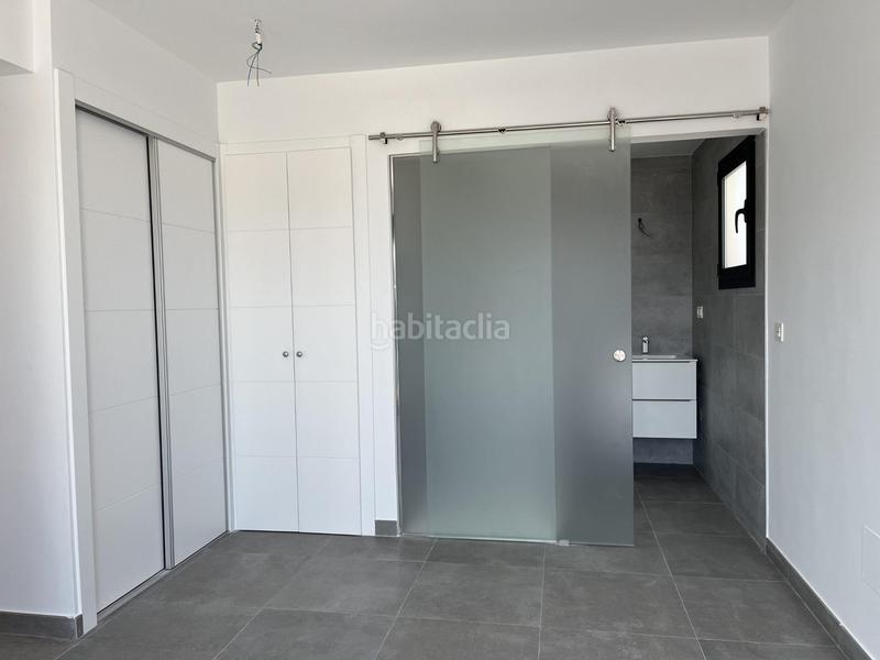 Foto 73cc1646-6d83-42e6-84ae-58d281029963. Casa pareada obra nueva en gran alacan! villas pareadas modelo linda. 3 dorm. 3 baños. con parking y piscina. en Santa Pola