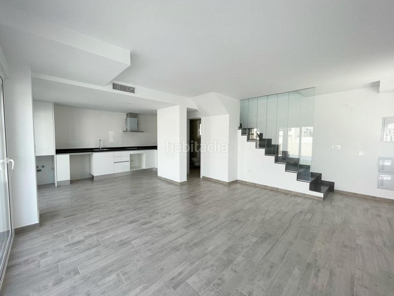 Foto dd1a51fa-7d57-452c-900d-0143e4ebc4ee. Casa pareada obra nueva en gran alacan! villas pareadas modelo linda. 3 dorm. 3 baños. con parking y piscina. en Santa Pola