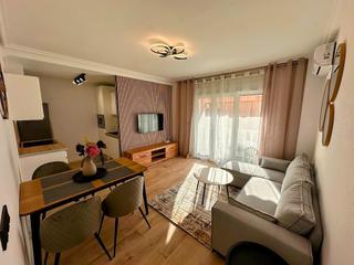 Appartement à Zona Playa de los Locos. Exclusivo 1 dormitorio y 1 baño apartamento con reforma, 150 m.