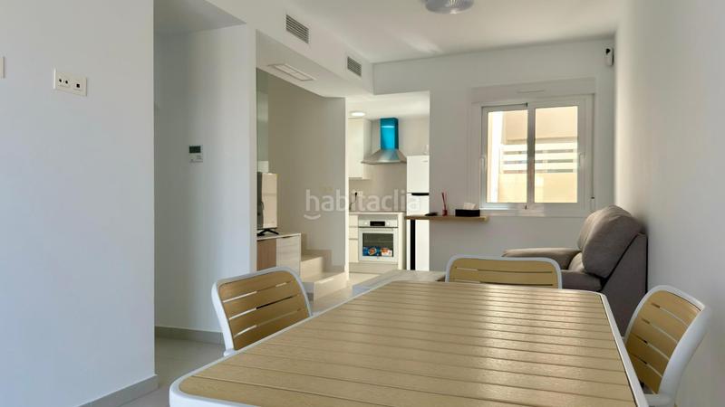 Foto 0ea6134b-0a63-400d-b60e-114e2ba922c5. Alquiler casa dúplex con aparcamiento, piscina comunitaria, terraza con vistas maravillosas y a 5 minutos del mar. en Santa Pola