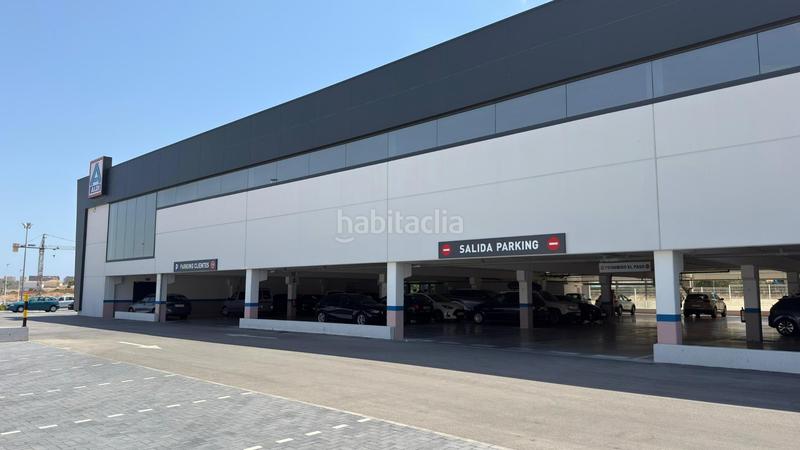 Foto 2599abad-c748-44d5-adaf-5c6805371c31. Alquiler casa dúplex con aparcamiento, piscina comunitaria, terraza con vistas maravillosas y a 5 minutos del mar. en Santa Pola