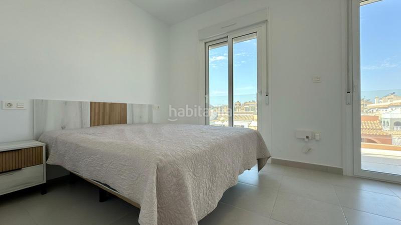 Foto 4239989a-b84e-4035-b652-5e9001177281. Alquiler casa dúplex con aparcamiento, piscina comunitaria, terraza con vistas maravillosas y a 5 minutos del mar. en Santa Pola