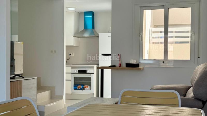 Foto 72a05a30-1188-4c98-ba17-a1a57427708e. Alquiler casa dúplex con aparcamiento, piscina comunitaria, terraza con vistas maravillosas y a 5 minutos del mar. en Santa Pola