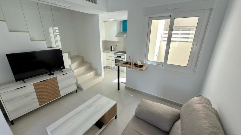 Foto cb7b20f9-8f8f-4fae-a176-6002d898efaf. Alquiler casa dúplex con aparcamiento, piscina comunitaria, terraza con vistas maravillosas y a 5 minutos del mar. en Santa Pola