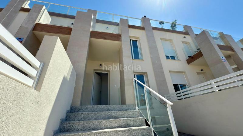 Foto ef88c774-3802-45bb-98fa-6ed5bbfd14dc. Alquiler casa dúplex con aparcamiento, piscina comunitaria, terraza con vistas maravillosas y a 5 minutos del mar. en Santa Pola