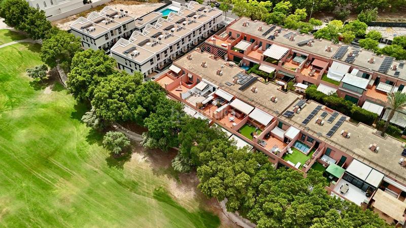 Foto f80f1e51-f57e-4fd2-9bdb-76e757d0cc8d. Reihenhaus mit heizung parking pool in Alicante golf Alicante