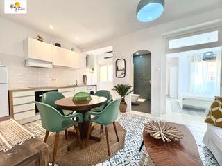 Appartement  Dr navarro gil. Atractivo piso al lado de metro torrefiel