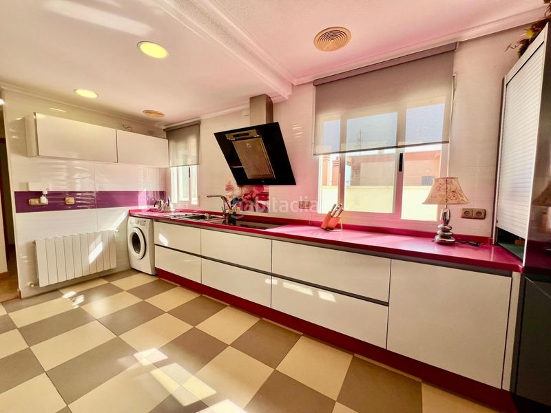 Foto 20af1a00-bff9-4777-b149-9707a4cf8ba8. Àtic amb aparcament a Gaspar Perelló Torrevieja