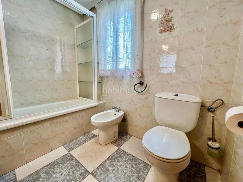 Foto aeca3411-eab7-410b-832e-c2b7f2a999a1. Àtic amb aparcament a Gaspar Perelló Torrevieja