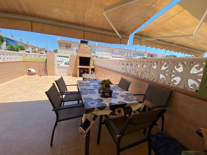 Foto aa026c7c-5ac8-4a9b-8e7f-4a19ae64398a. Casa adossada a Playa de los Náufragos Torrevieja