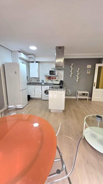 Foto 95557cb5-c287-4d20-b828-92cfd888b478. Apartamento inversión perfecta playa, reformada, amueblada y con licencia turística en Gijón