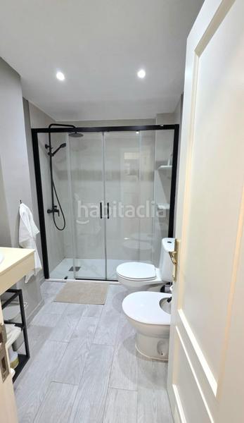 Foto f3d40154-d0b2-422a-a269-49ed95a3c48b. Apartamento inversión perfecta playa, reformada, amueblada y con licencia turística en Gijón