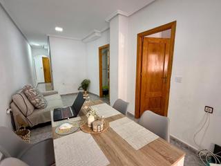 Appartement à Zona Playa de los Locos. Oportunidad! planta baja de 2 habitaciones junto a la playa
