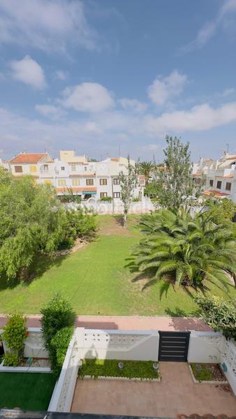 Foto 33b3a4d3-a558-4849-9e87-aad4efc24b96. Casa in Zona Playa de los Locos Torrevieja