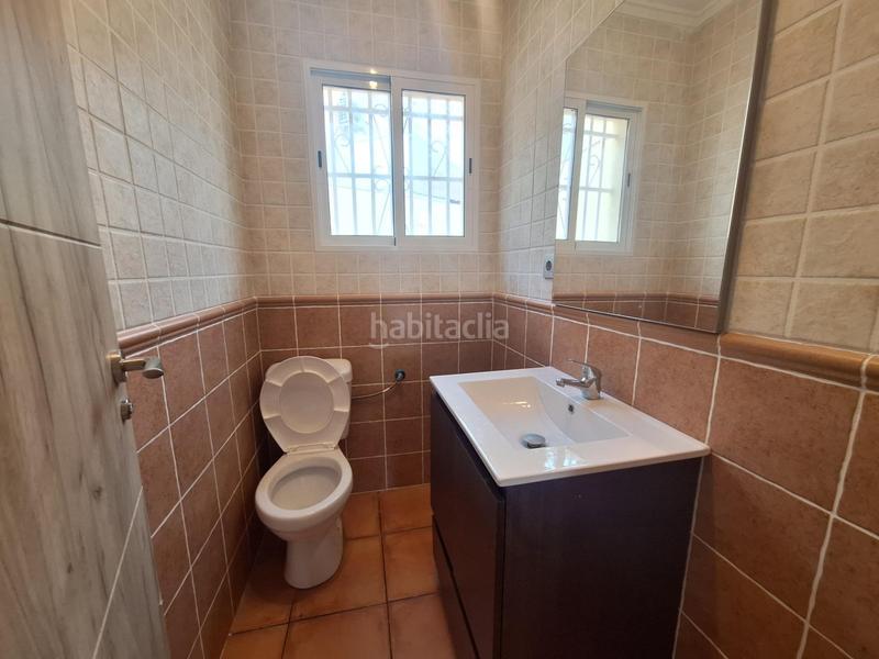 Foto c8dad364-7be3-42bb-b1e1-876b93eb28db. Alquiler casa dúplex con terraza y solárium en Aguas Nuevas Torrevieja