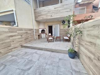 Location Maison à Aguas Nuevas. Dúplex en torrevieja con terraza y solárium