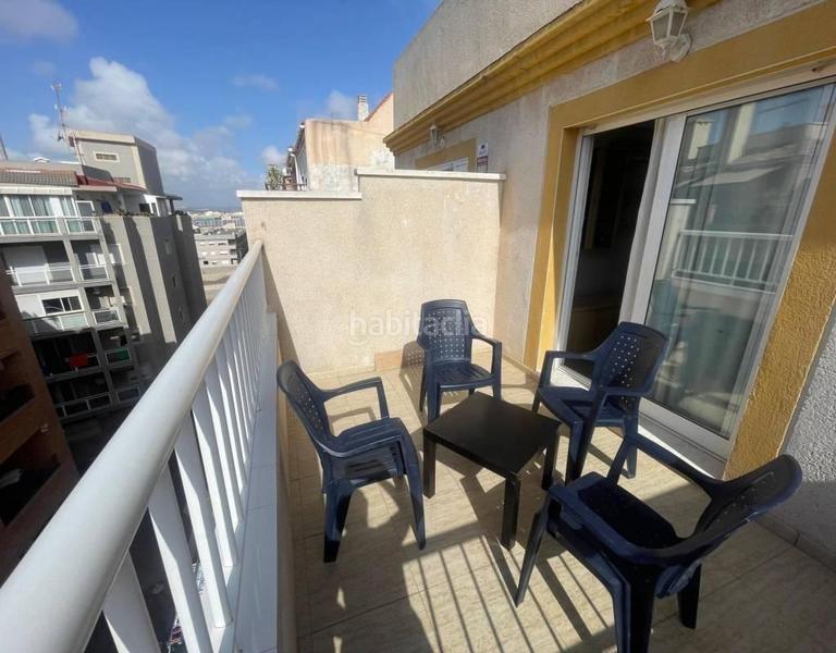 Foto 4037e298-33d1-456d-b66c-d51e1aec595d. Ático atico de 1 habitación con amplia terraza a 500m de la playa en Torrevieja