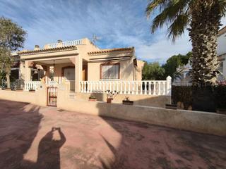 House in Algorfa. Chalet en planta baja en algorfa con parcela de 216 m2. y 84 m2