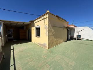 Apartament a Florida Baja. Piso con terraza de 40 m y vistas al castillo de santa bárbara