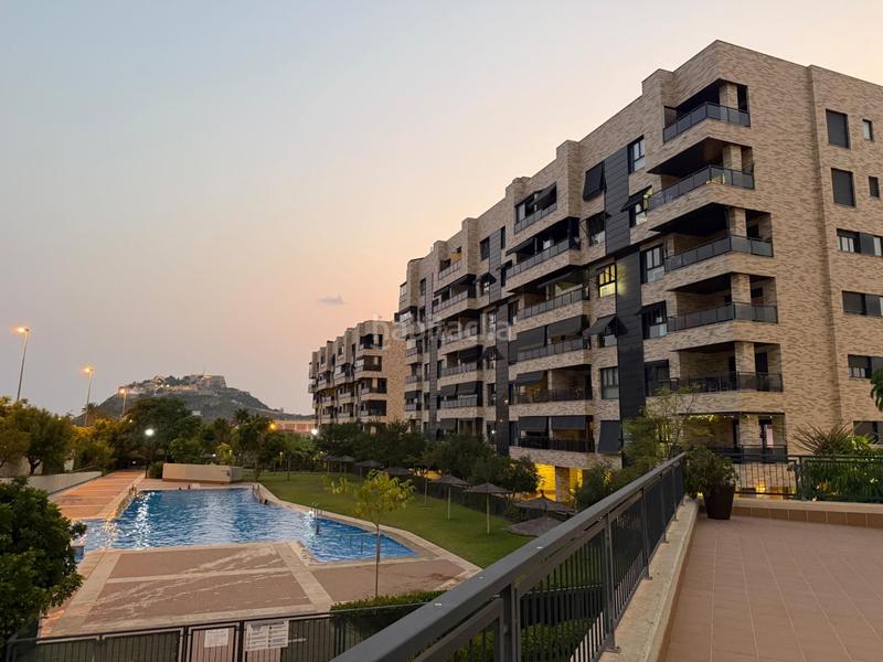 Foto 0661b5aa-f606-42f4-a55d-46bef07c0d91. Miete appartement mit parking pool in Goteta Alicante