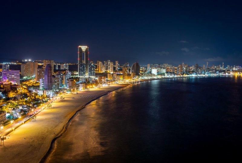 Foto fa9826be-e7ba-4957-8607-df3b01cef45c. Lloguer apartament amb aparcament piscina a Playa Poniente Benidorm