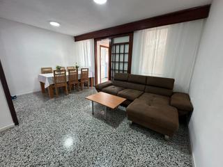 Appartement à Carrer de san juan bosco 13. Piso luminoso y bien ubicado en el centro de el campello  a solo