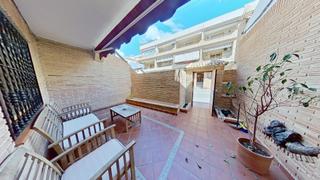 Casa  Noruega. Bungalow planta baja 3 hab 1 baño a 200 metros de la playa de lo