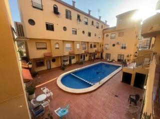 Appartement à Nueva Torrevieja. Apartamento tipo duplex de 2 habitaciones  piscina. zona nueva t