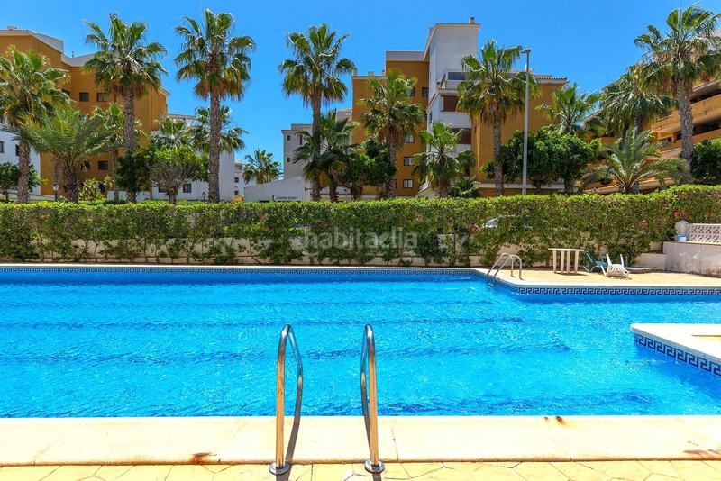 Foto 4f3d3bee-9361-48cf-a989-e562bab4cb27. Apartament amb calefacció piscina a Punta Prima Torrevieja