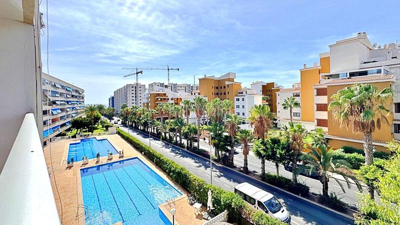 Foto 8f3dcd26-02bd-477f-b4f3-ec1133f70627. Apartament amb calefacció piscina a Punta Prima Torrevieja
