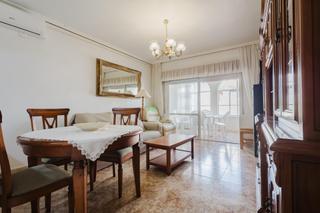Apartamento en El Acequión. Amplio ático junto a la playa de 2 habitaciones  garaje