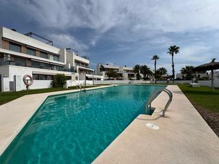 Apartamento en Villamartín-Las Filipinas. Seminuevo apartamento de 3 dorm. 2 baños en oruhuela costa. con