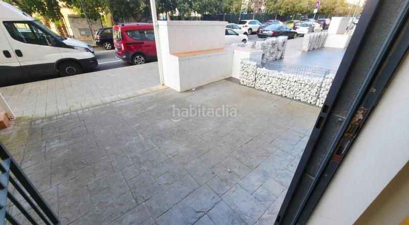 Foto b35e5e20-2883-41ca-a0ad-17afb356599f. Alquiler local comercial estupendo local en gran zona comercial junto a miriam blasco en Alicante
