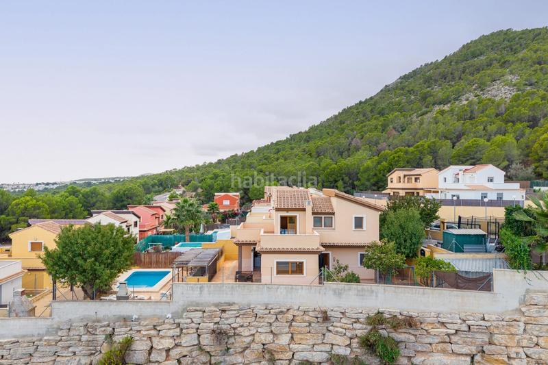 Foto 09d16350-78ac-482a-ada6-4bccaed43b42. Xalet amb aparcament piscina a Polop