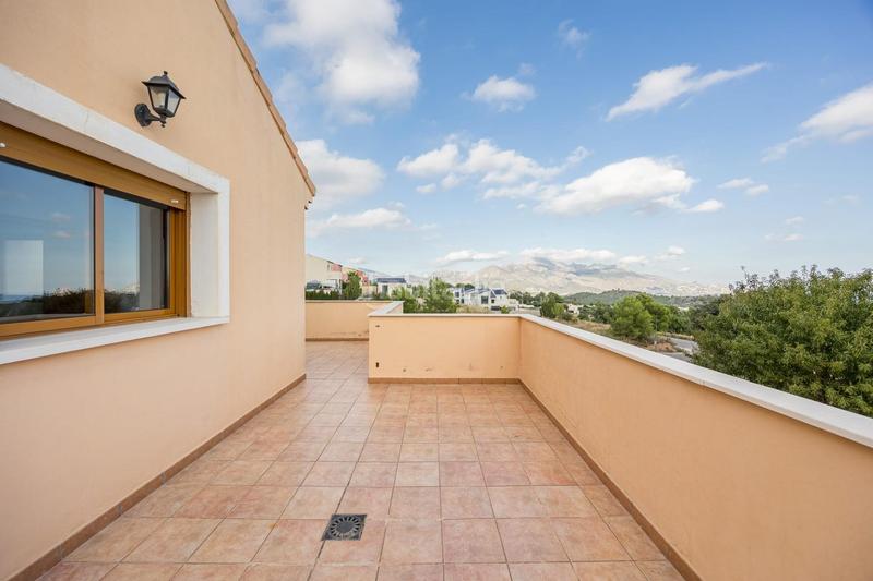 Foto 31e72b67-dc37-4c40-bfc9-06091f475433. Xalet amb aparcament piscina a Polop